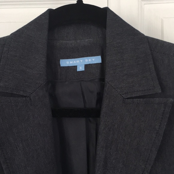 Blazer - Picture 3 of 6